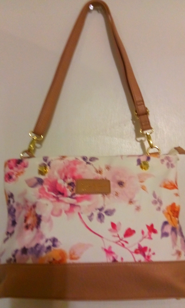 Nicole Miller Shoulder/crossbody bag.
